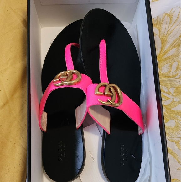 Women's Red Sandals - Picture 3 of 4